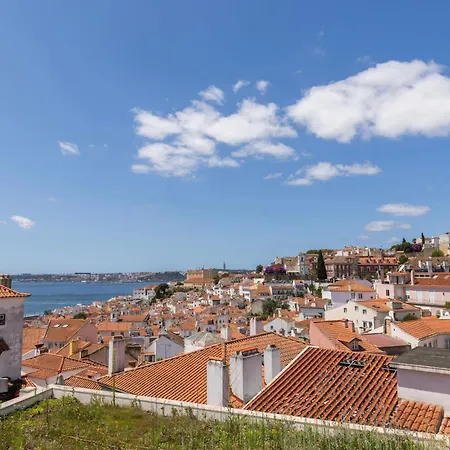 Apartament Alfama 3Br With Terrace By Lovelystay *